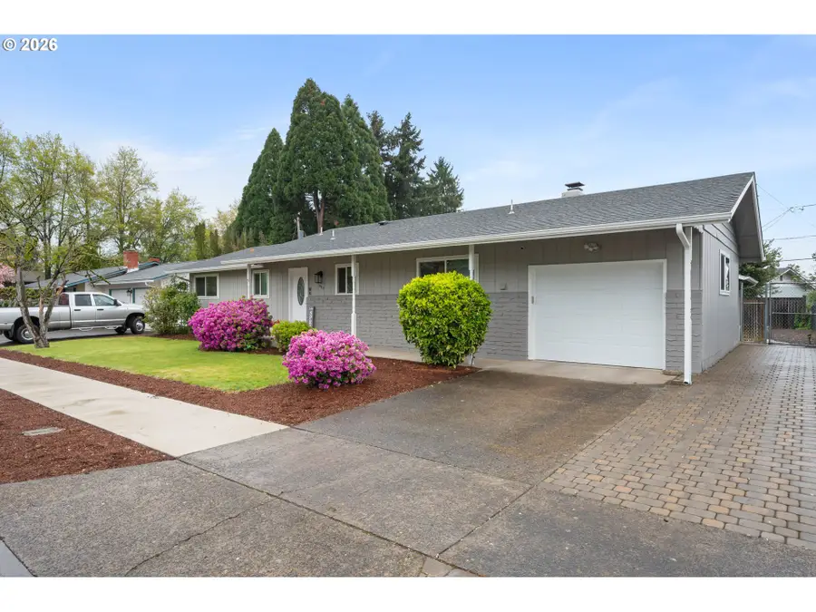 2463 Moore St, Eugene, OR 97404 - #2