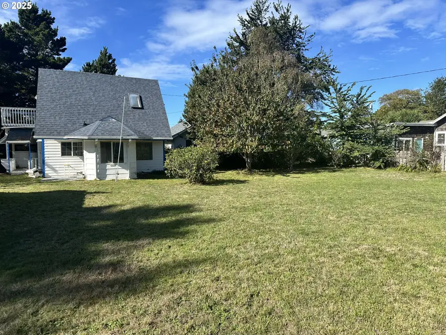 6835 SW Galley Ave, Lincoln City, OR 97367 - Image #2