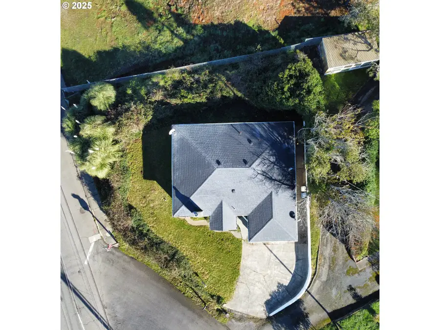 29205 Kerber Dr, Gold Beach, OR 97444 - Image #3