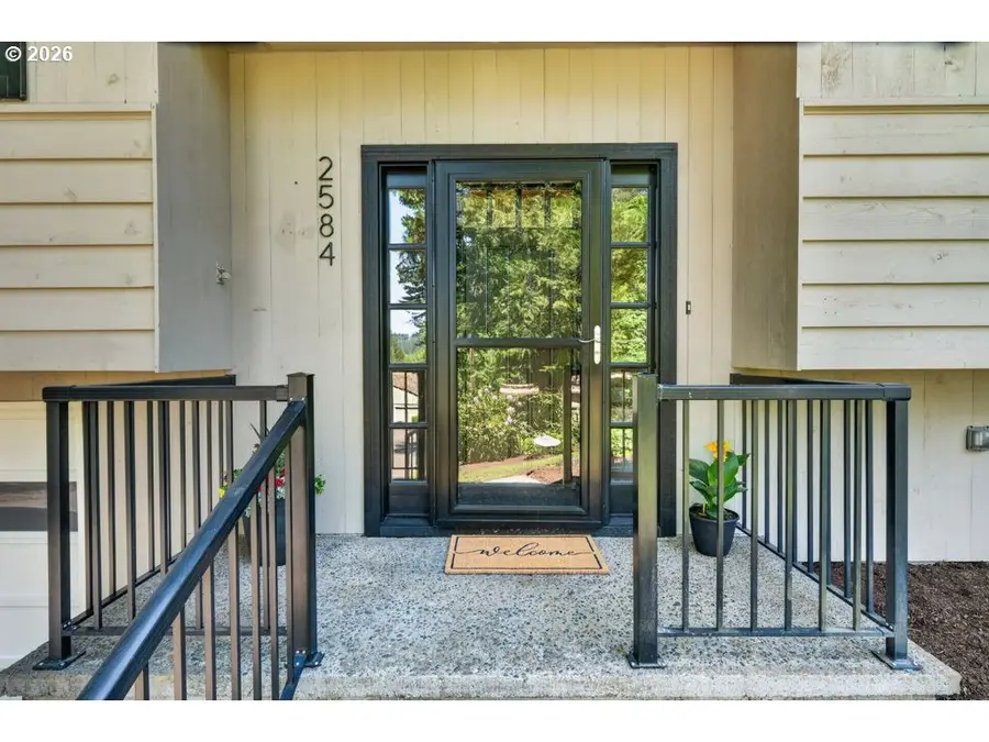 2584 Park Rd, Lake Oswego, OR 97034 - #3