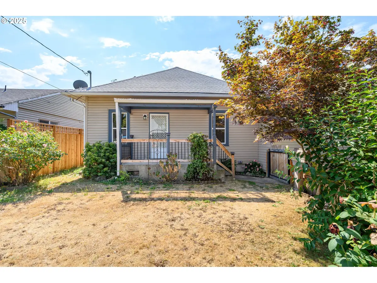 1404 E 8th St, Newberg, OR 97132 - Image #1