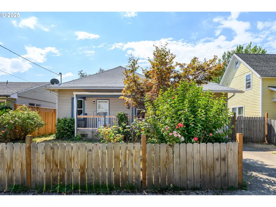 1404 E 8th St, Newberg, OR 97132 - Image #2