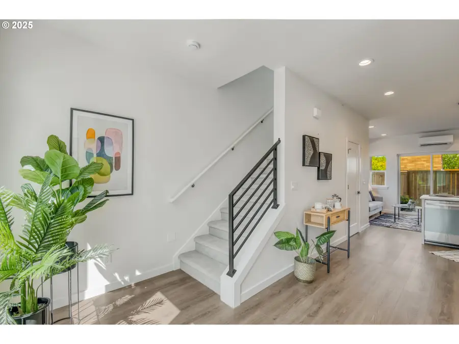 6808 NE 6th Ave, Portland, OR 97211 - Image #2