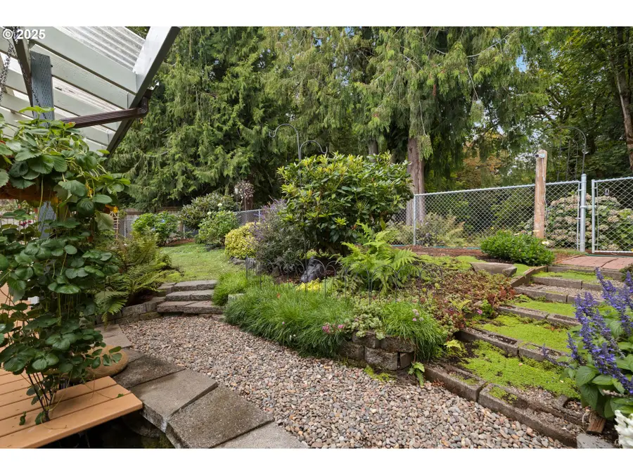 17747 S Greenfield Dr, Northwest Clackamas, OR 97045 - Image #2