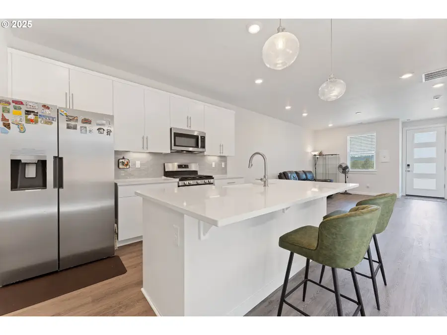 8229 SE Kinnaman St, Hillsboro, OR 97123 - Image #3