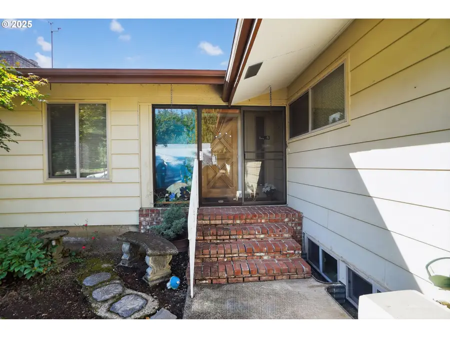9479 SE Hillcrest Rd, Happy Valley, OR 97086 - #2