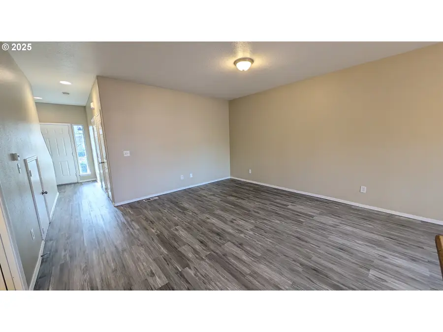 18541 SW Takena Ct, Beaverton, OR 97003 - Image #3