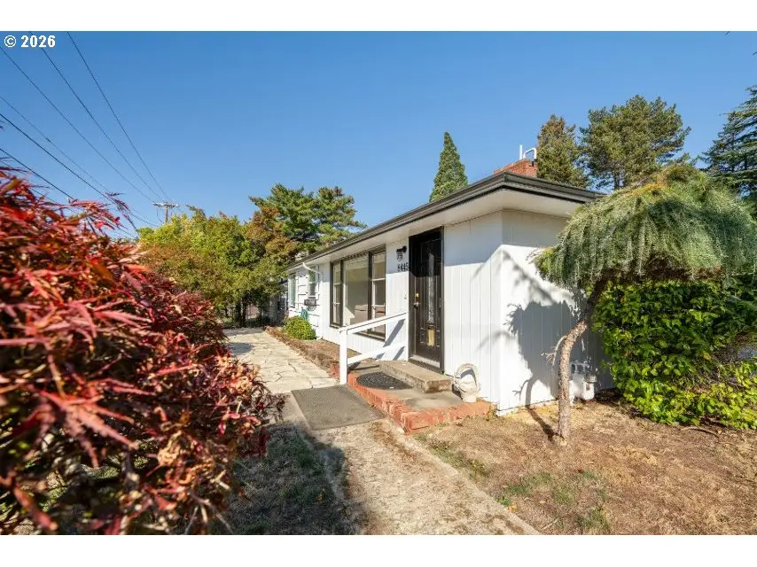 8445 SW Hunziker Rd, Tigard, OR 97223 - #3