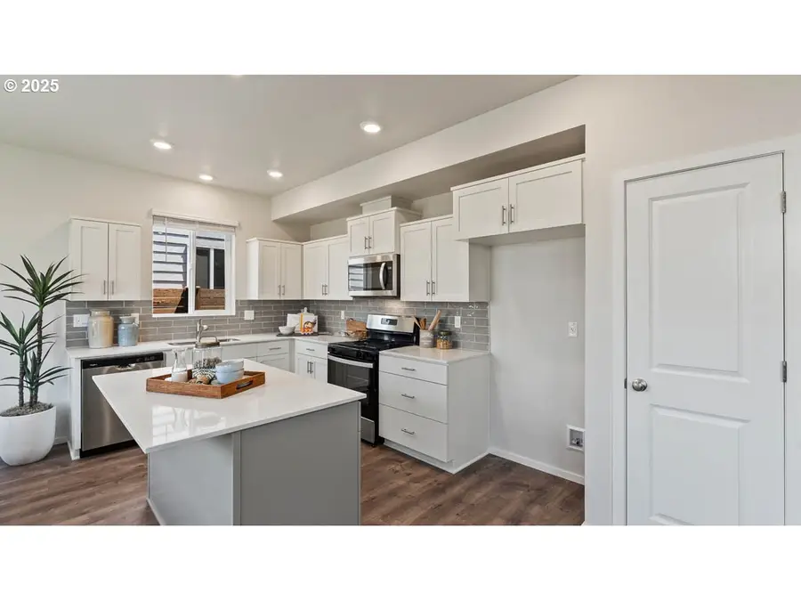 3564 SW Binford Ave, Gresham, OR 97080 - Image #2