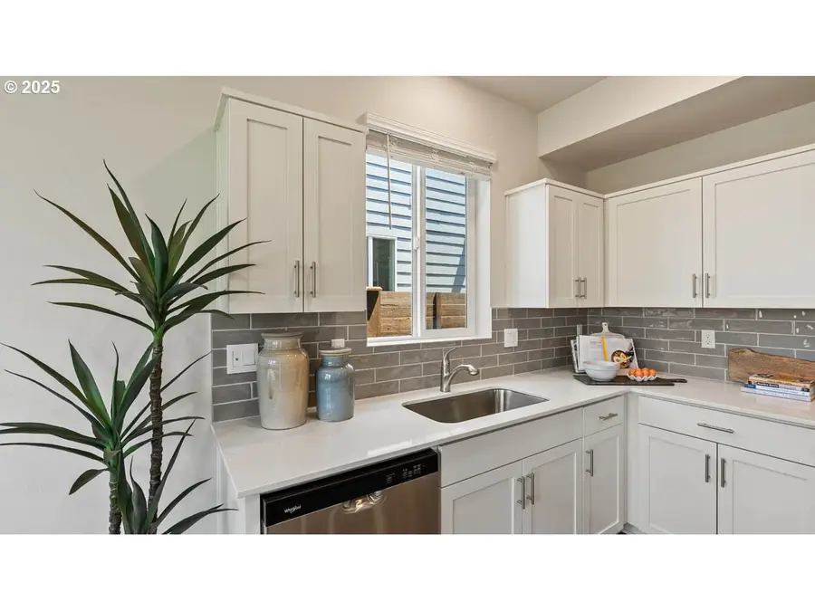 3564 SW Binford Ave, Gresham, OR 97080 - Image #3