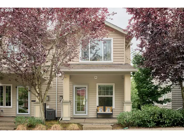 10775 NE Gateway Pl, Hillsboro, OR 97006