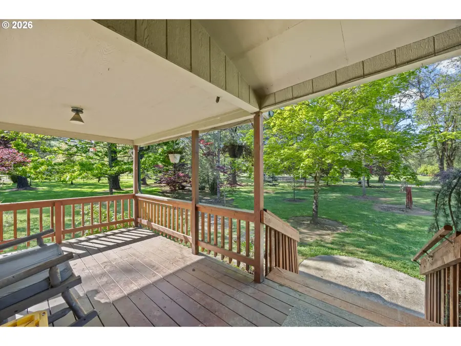 1342 Orchard Ln, Roseburg, OR 97471 - #2