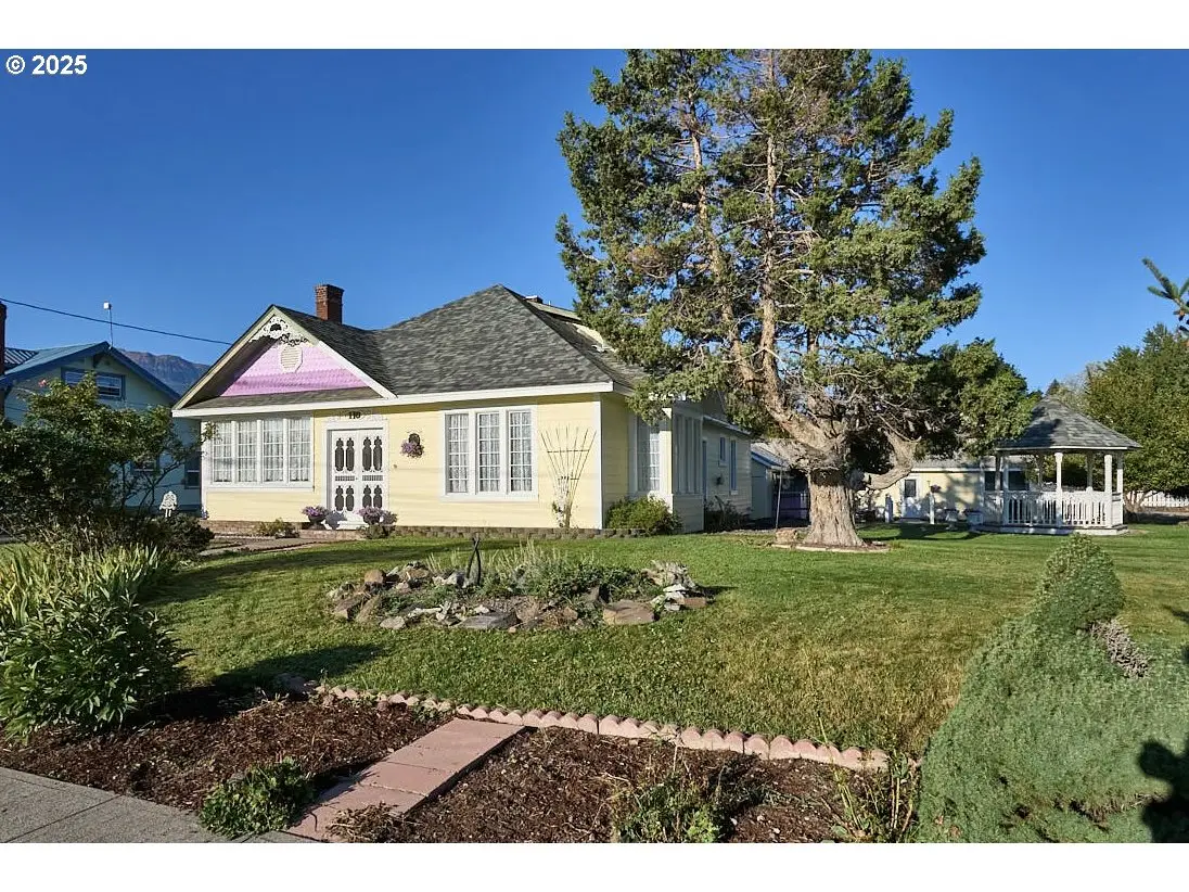110 N Holmes St, Enterprise, OR 97828 - Image #1