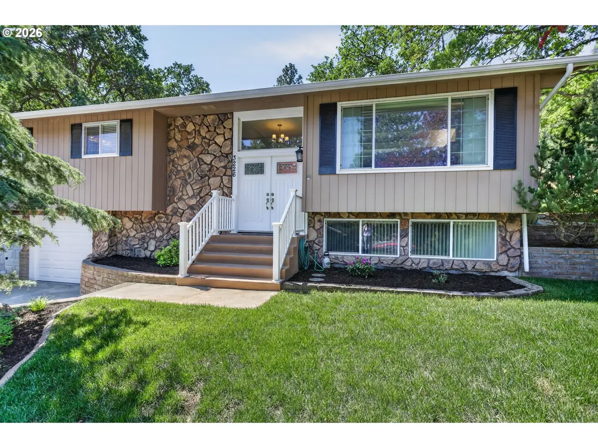 3226 W 12th St, Chenoweth, OR 97058 - #1
