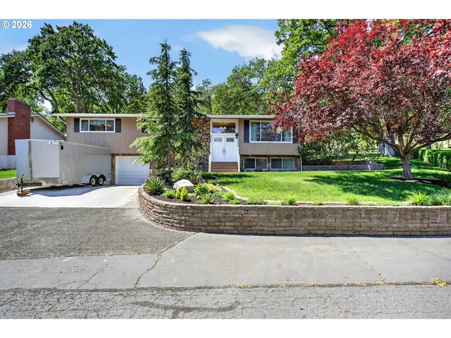 3226 W 12th St, Chenoweth, OR 97058 - #2