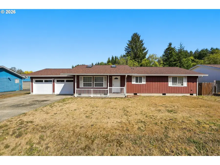 530 Robinhood Ave, Lakeside, OR 97449 - #2