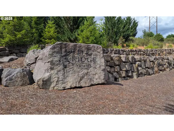 35450 Valley View Dr, StHelens, OR 97051