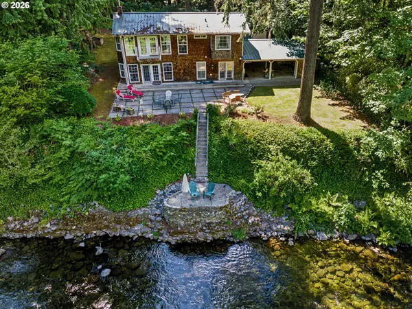 21100 E Country Club Loop, Brightwood, OR 97011