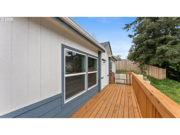 380 E 6th St, Coquille, OR 97423