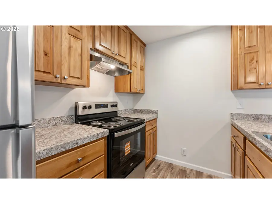 380 E 6th St, Coquille, OR 97423 - #3