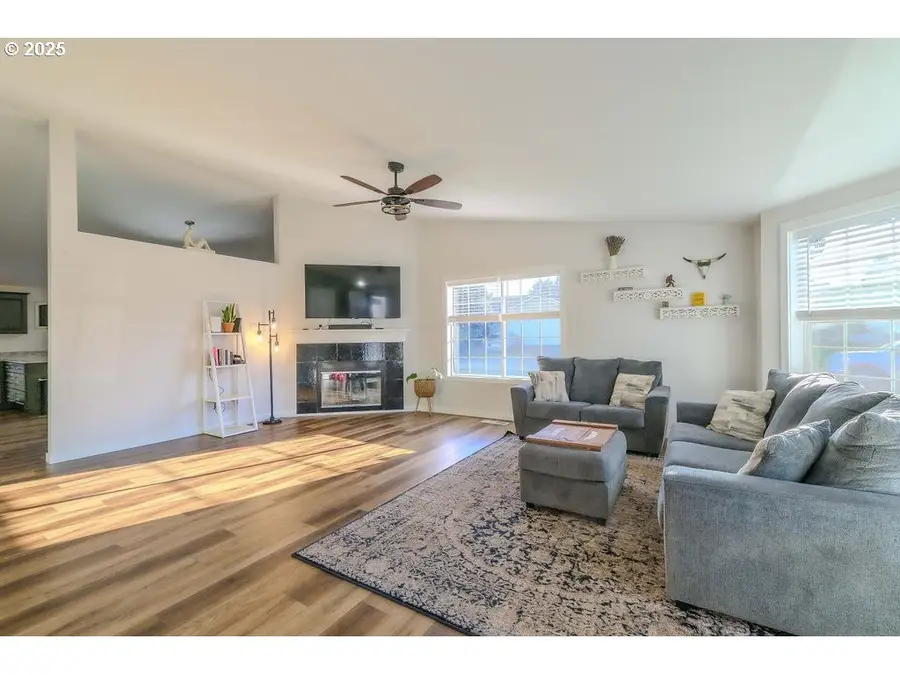 1600 NW 3rd St, Battle Ground, WA 98604 - #3