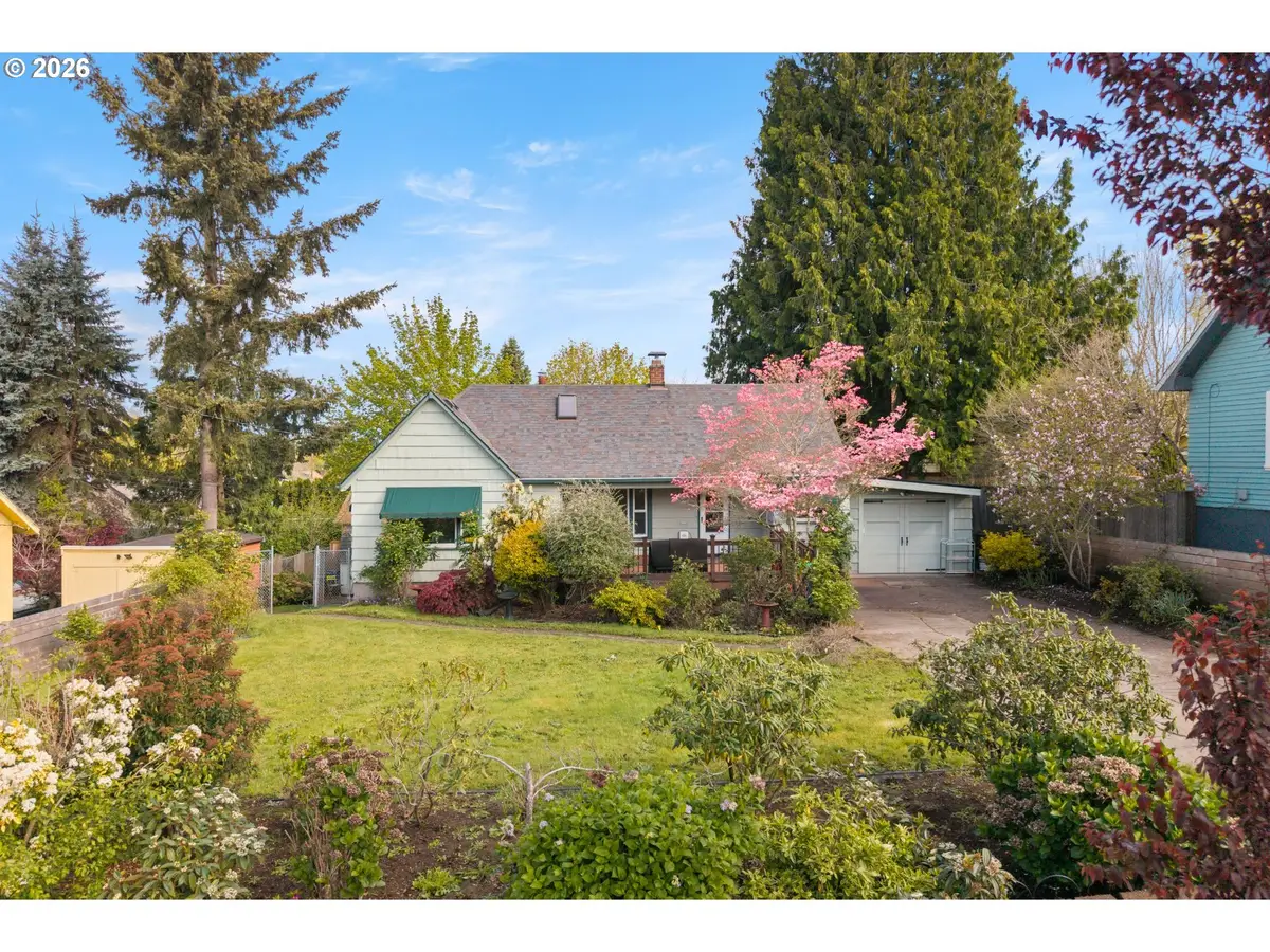 5307 SE Lincoln St, Portland, OR 97215 - #1