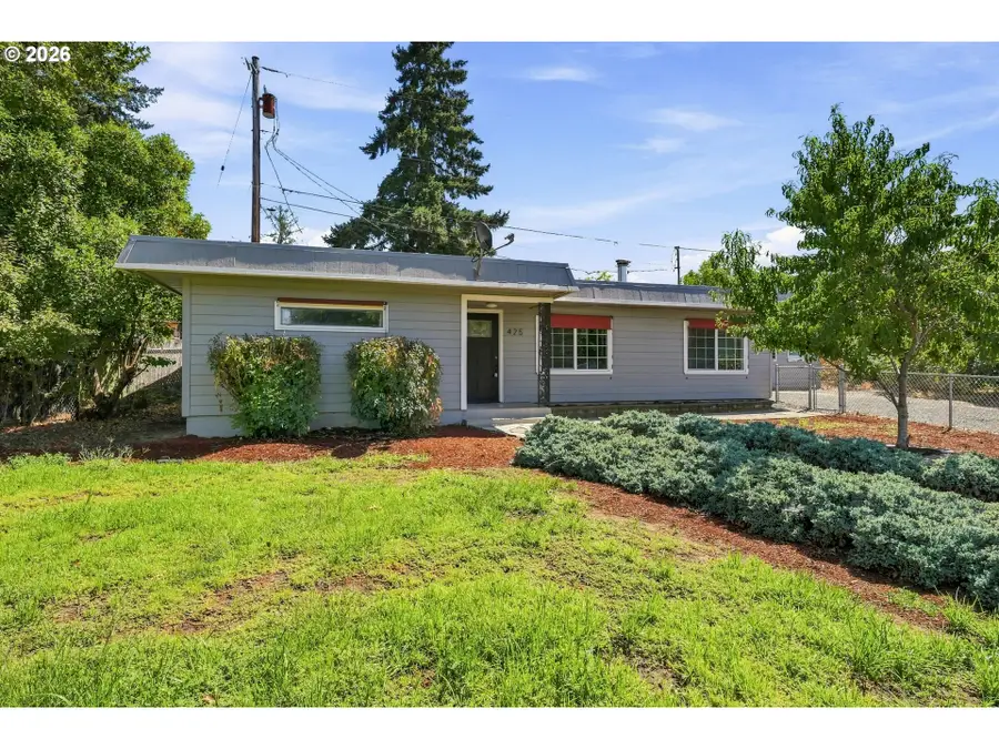 425 W Elm St, Roseburg, OR 97471 - #3