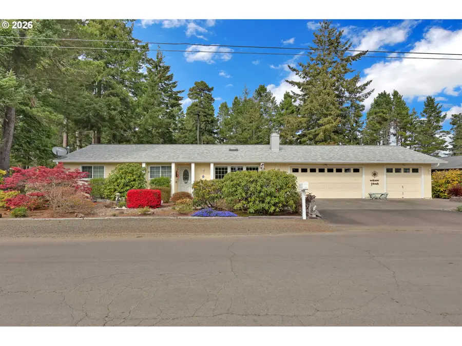 1415 20th St, Florence, OR 97439 - #2