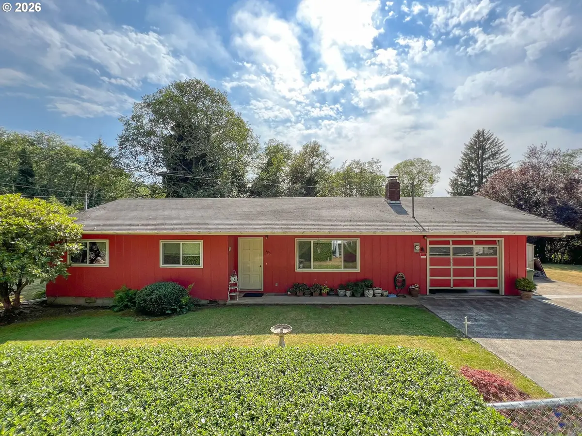 590 Robinhood Ave, Lakeside, OR 97449 - #1