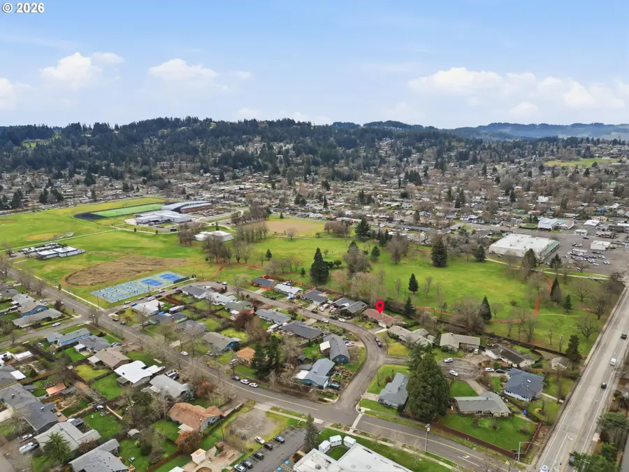 1890 Taylor St, Eugene, OR 97405 - Image #2