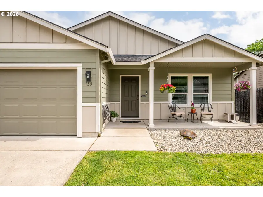 135 Haley Dr, Longview, WA 98632 - #3
