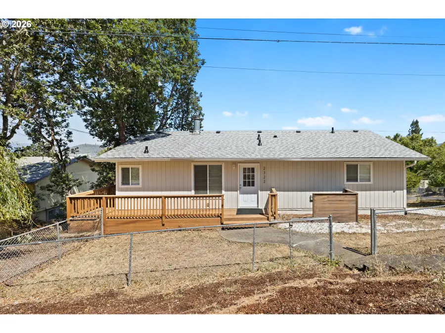 2322 W Military Ave, Roseburg, OR 97471 - #2