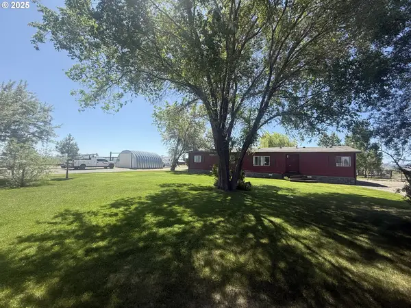 87932 Pinion Ln, ChristmasValley, OR 97641