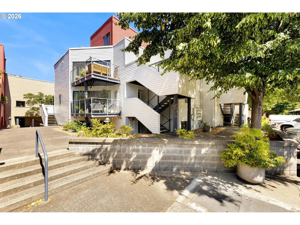 920 NW Naito Pkwy #J18, Portland, OR 97209 - #1