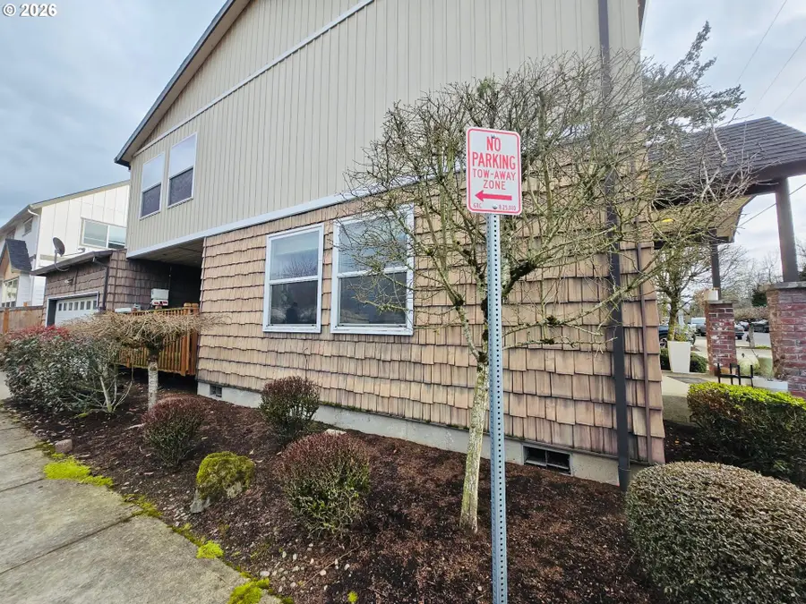 894 NE Linden Ave, Gresham, OR 97030 - #3