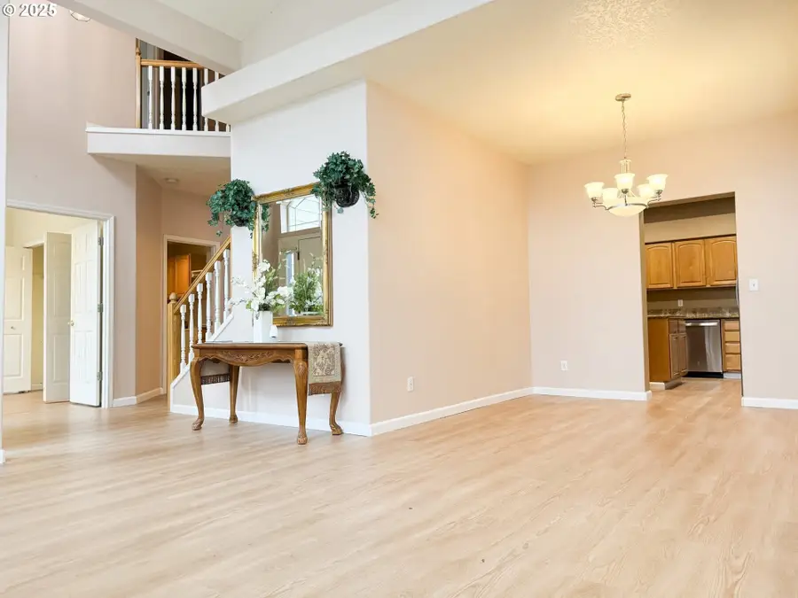 16590 NW Avondale Dr, Beaverton, OR 97006 - Image #2