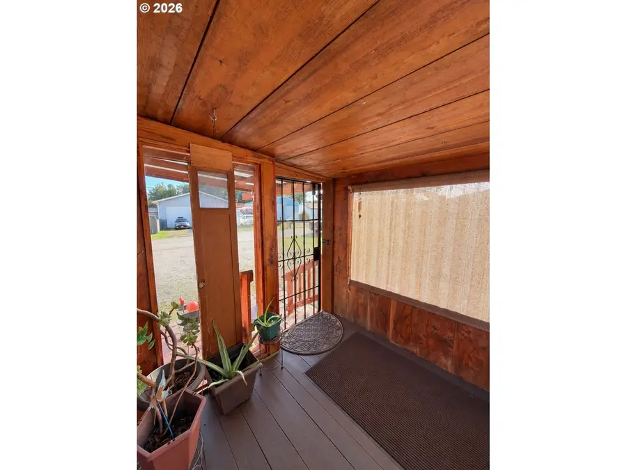 450 Tiara St, Lakeside, OR 97449 - #2