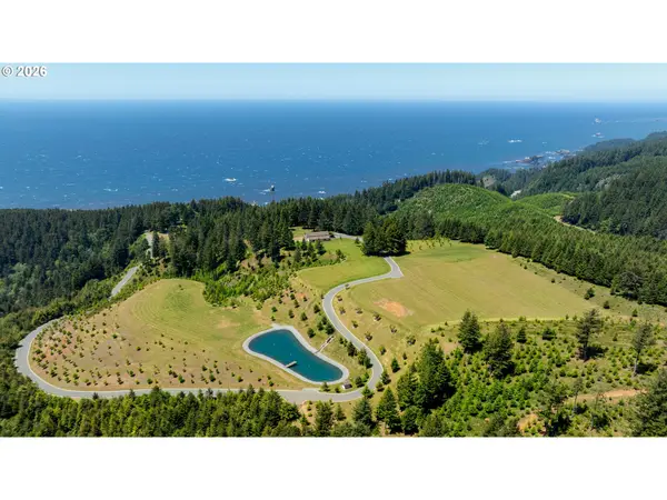 Bridgeview Dr, Brookings, OR 97415