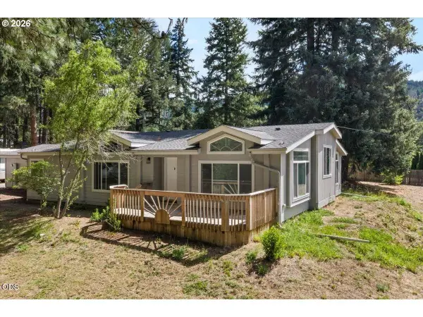 261 Old Booth Ln, Glendale, OR 97442