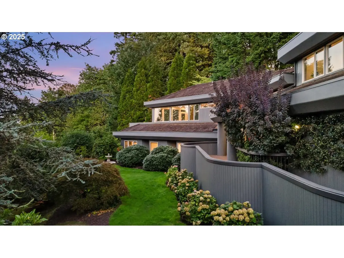 2412 SW 15th Ave, Portland, OR 97201 - Image #1