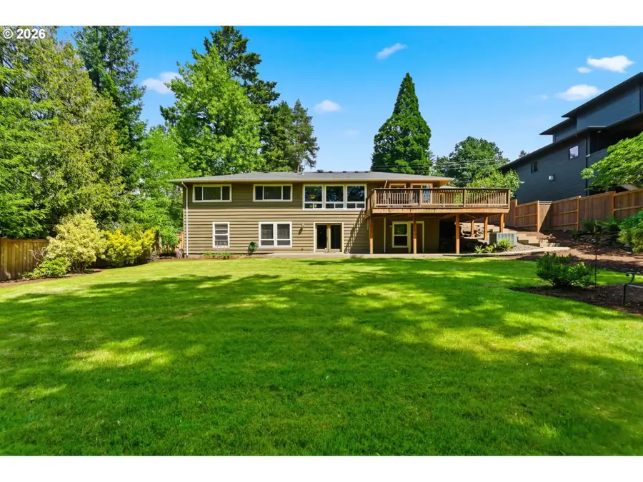 2109 Wembley Park Rd, Lake Oswego, OR 97034 - #3