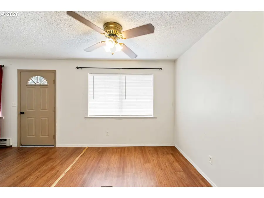 2010 Lindberg Ave, Coos Bay, OR 97420 - #3
