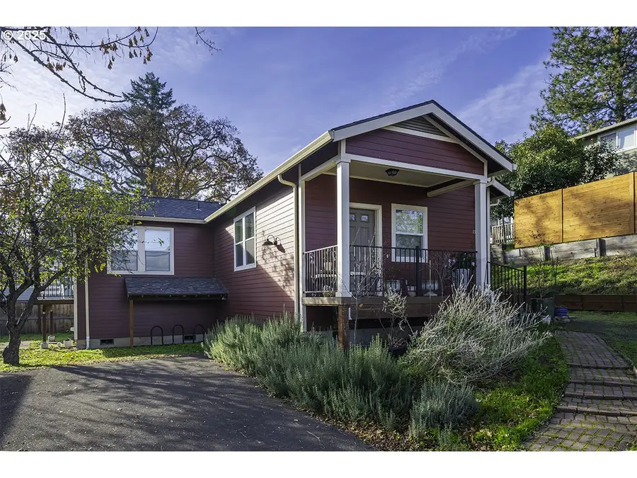 563 Rock And 152 Maple St, Ashland, OR 97520 - Image #3