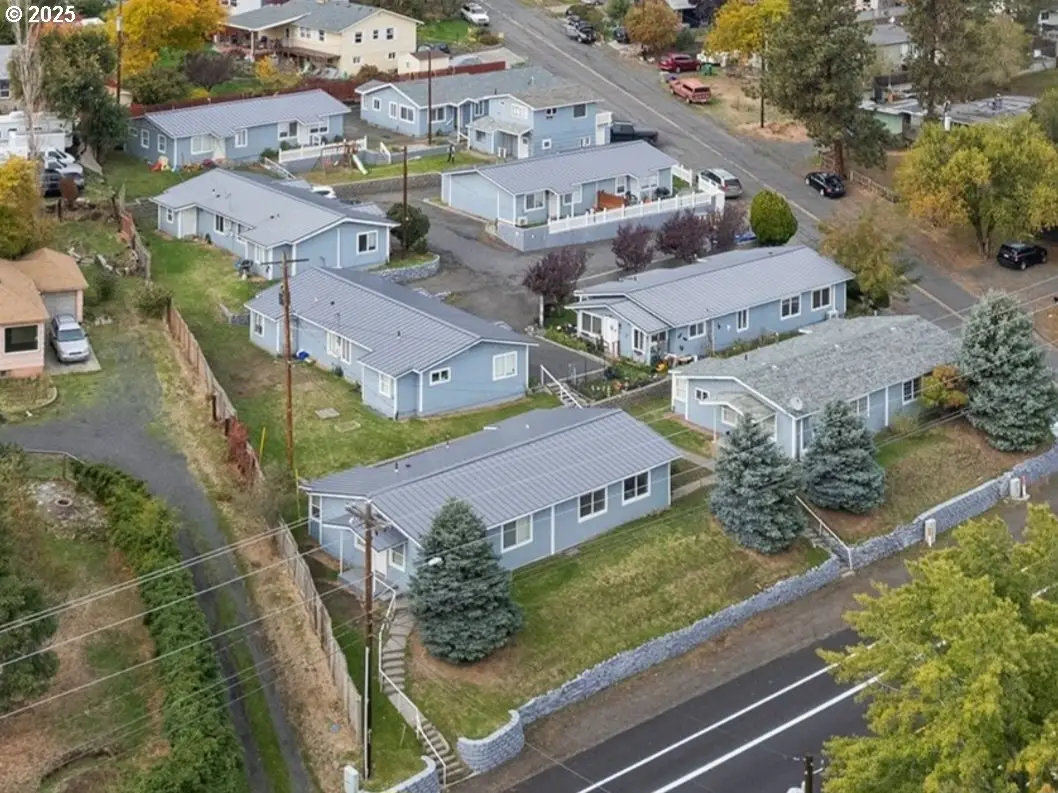 1106 Emerson Dr, The Dalles, OR 97058 - Image #1