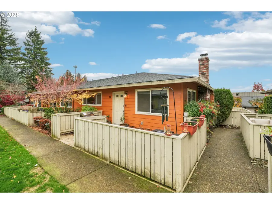 2531 SW Spring Garden St, Portland, OR 97219 - Image #2