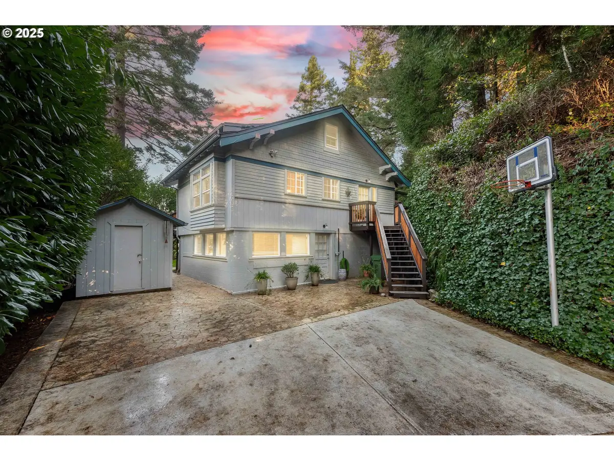 1254 N 6th St, Coos Bay, OR 97420 - Image #1