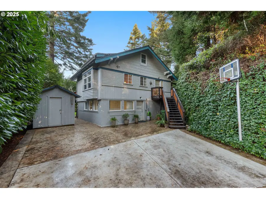 1254 N 6th St, Coos Bay, OR 97420 - Image #2