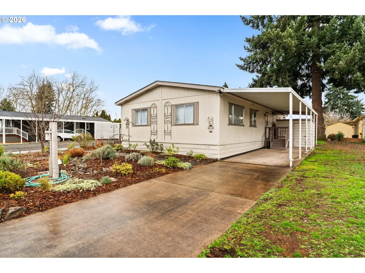 1400 Candlelight Dr #208, Eugene, OR 97402 - #1