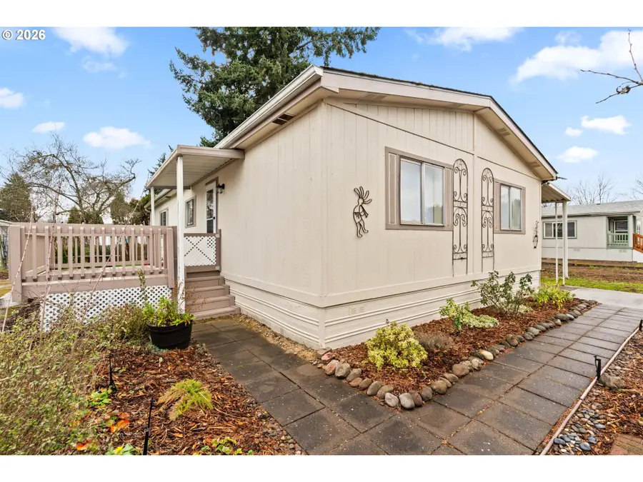 1400 Candlelight Dr #208, Eugene, OR 97402 - #3