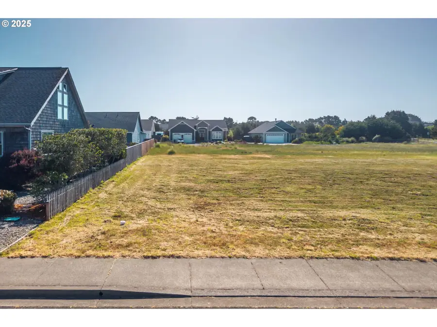 2710 Lincoln Ave Sw #200, Bandon, OR 97411 - Image #2